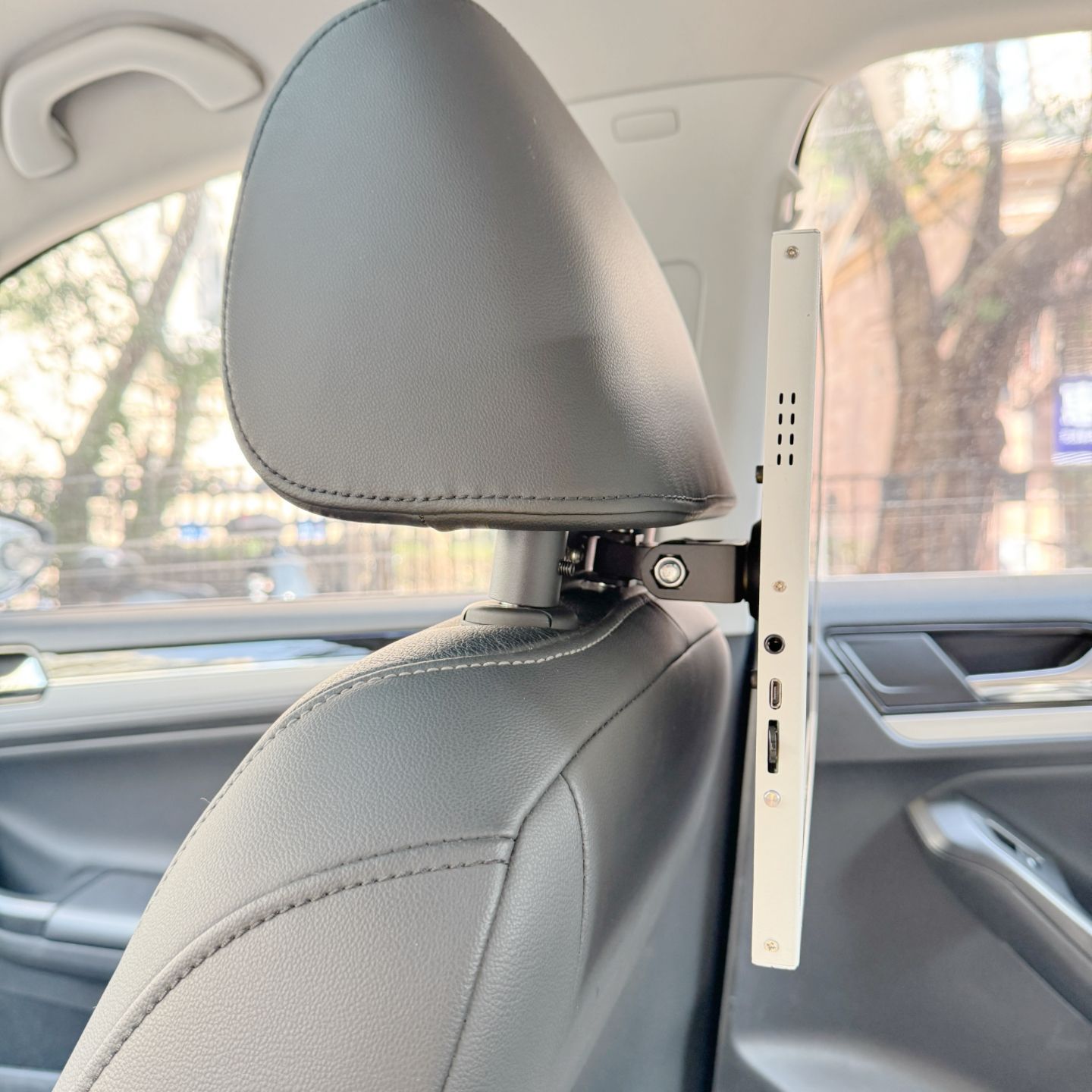 Tablet Car Mount - حامل شاشة مسند الرأس للسيارة من