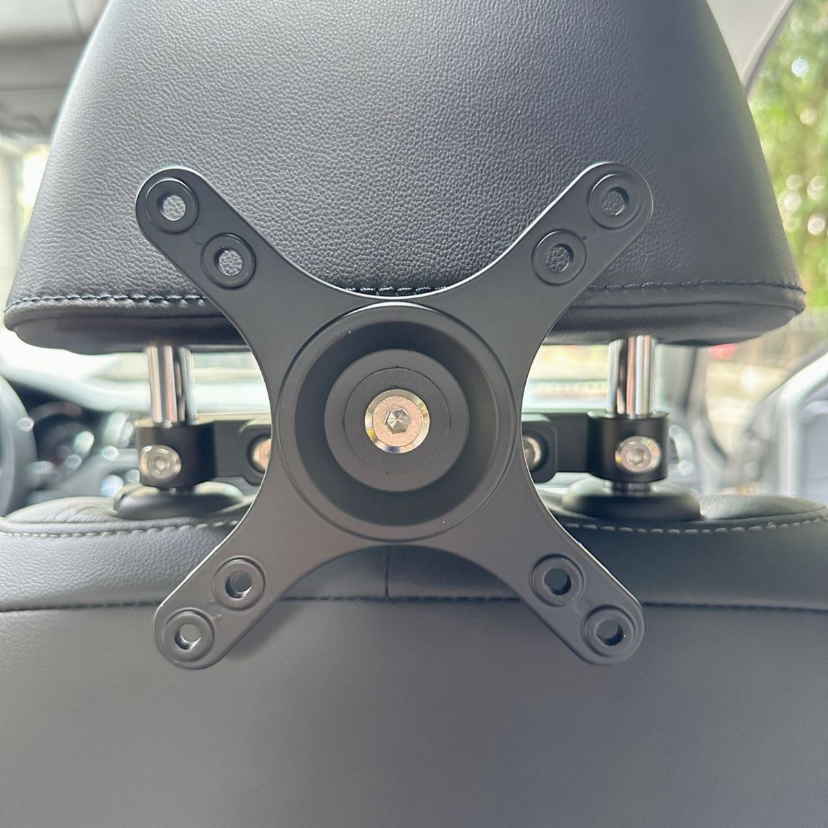 حامل شاشة مسند الرأس للسيارة م - مراجعة Tablet Car Mount وسعره